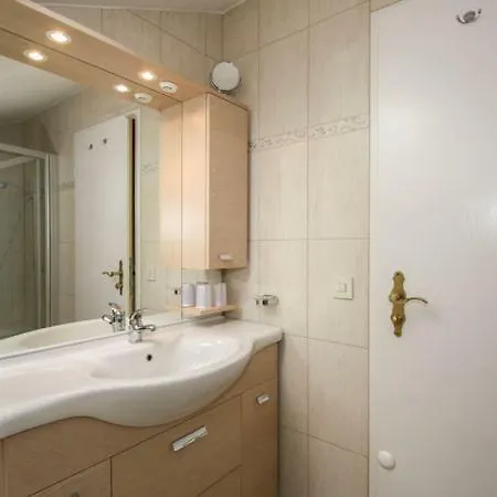 Haus Moni Apartment *