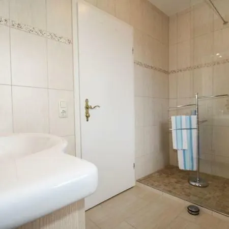 Haus Moni Apartment *