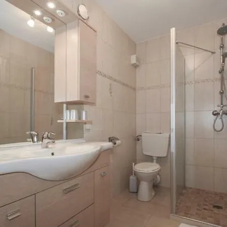 Apartment Haus Moni *